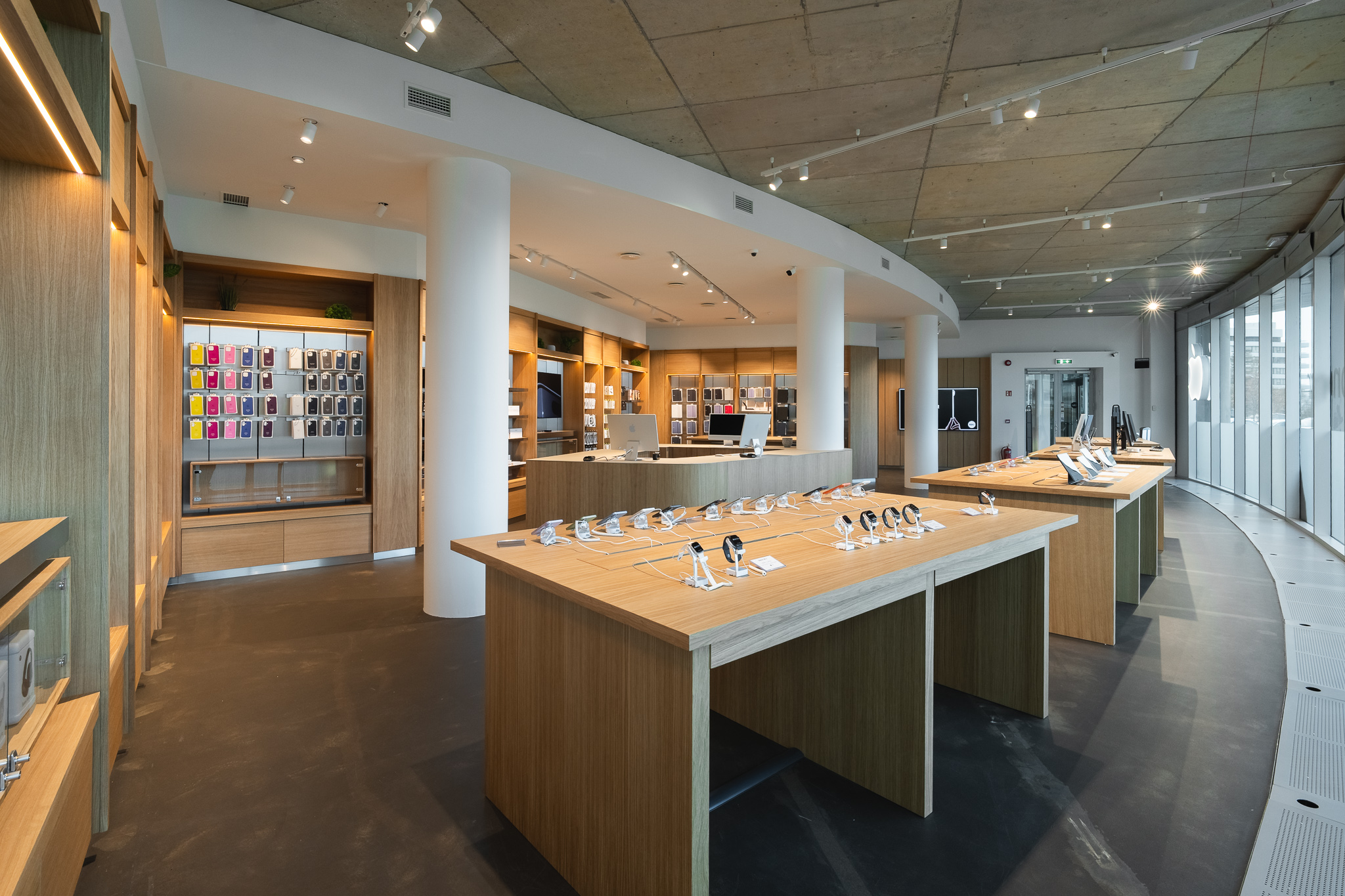 Epli opnaði nýlega aftur verslun sína við Laugaveg eftir miklar breytingar.