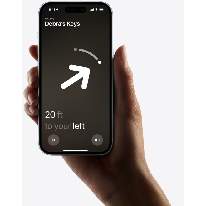 <p style="color: #000000; line-height: 1.0625; letter-spacing: -.009em; font-size: 3rem; font-weight: 600;">Kaldur. Volgur. <br />Heitur. Brennandi heitur.</p>
<p style="color: #86868b; line-height: 1.19048; letter-spacing: .011em; font-size: 1.35rem; font-weight: 600; margin-top: 1.7em;">Ef AirTagið þitt er nálægt getur iPhone leitt þig beint að því með nákvæmnis leit (e. Precision Finding). Innbyggða ofurbreiðbandstæknin sýnir þér hversu langt í burtu AirTagið er og í hvaða átt þú þarft að fara.</p>