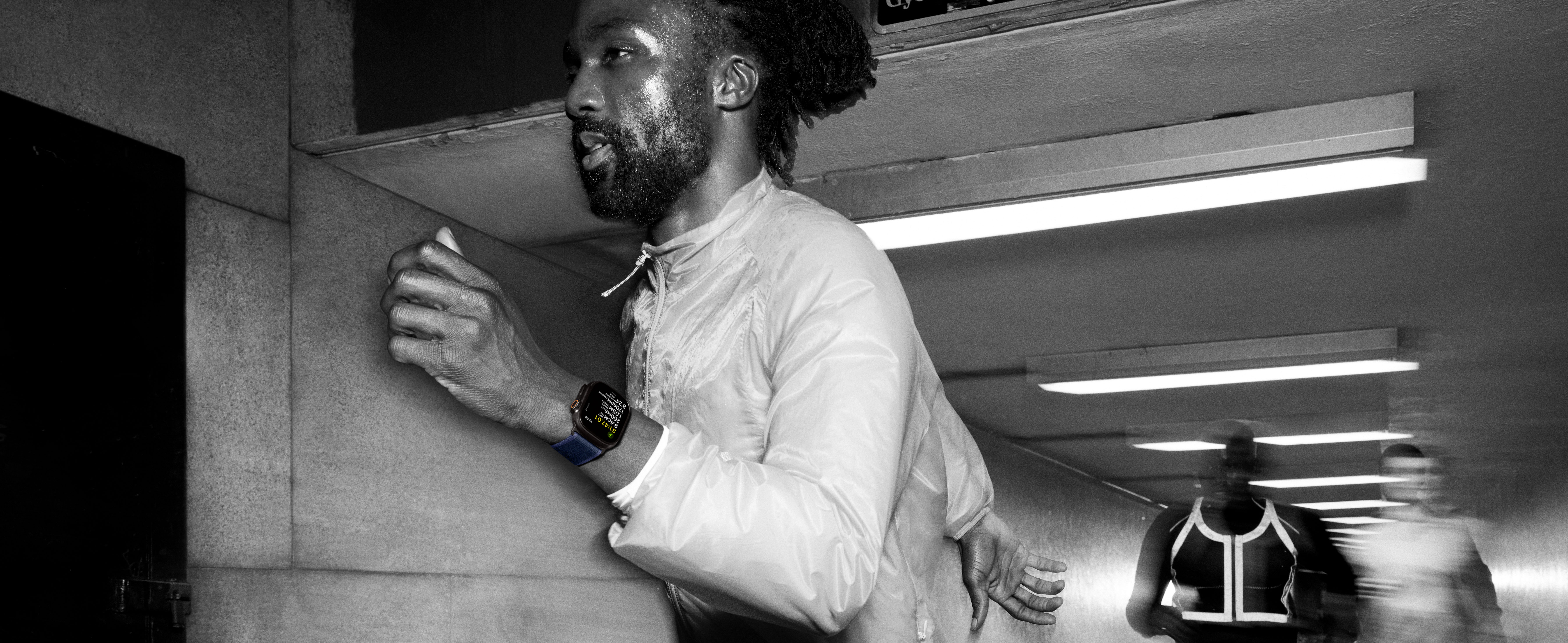 <p>Apple Watch:<br />Verð frá: 49.990</p>