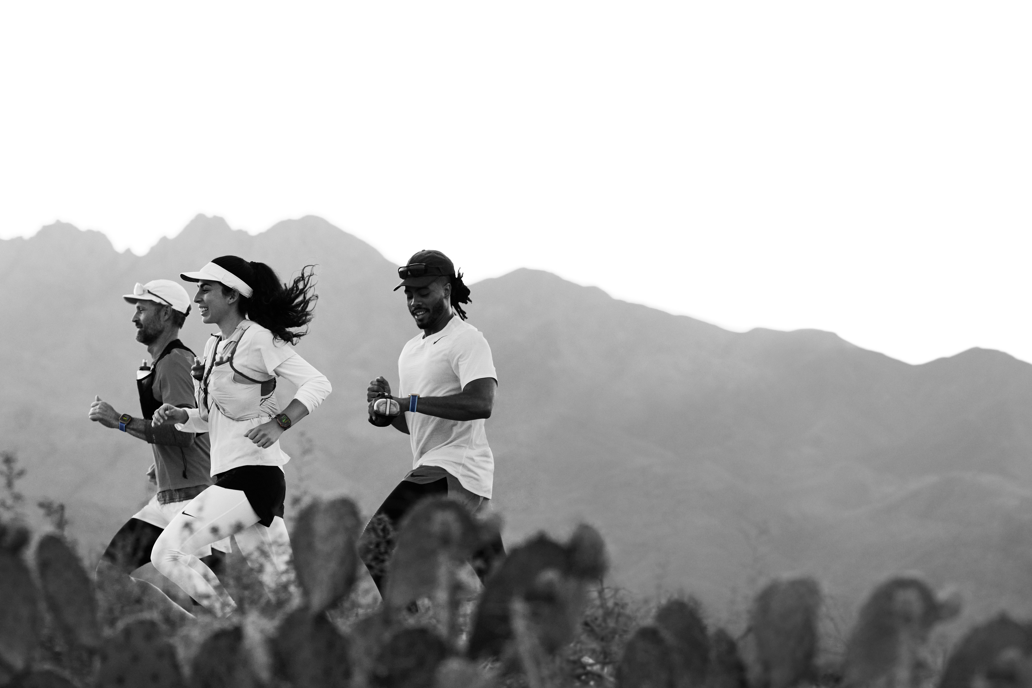 <div>
<h3 class="campaign-block__overline" style="color: #f56900; margin-bottom: 0;">Hlaup</h3>
<p style="color: #383838; position: relative; margin-top: 0.5rem; margin-bottom: 1.25rem; font-size: 3rem; line-height: 3.5rem; font-weight: bold; letter-spacing: -0.4px; font-family: SF Pro Display,SF Pro Icons,Helvetica Neue,Helvetica,Arial,sans-serif;">Hvert skref skiptir máli.</p>
<p style="color: #383838;" class="slide-block__text ">Nú hafa allir hlauparar tækifæri til að vera langt á undan samkeppninni. Með Apple Watch Ultra 3 færðu allt sem þú þarft til að æfa á snjallari hátt og slá þín eigin met. Öflugir eiginleikar eins og nákvæmt tvítíðni-GPS, ítarlegar mælingar og sérsniðnar æfingar hjálpa þér að auka hraðann á réttum hraða.</p>
<h3 class="campaign-block__overline" style="color: black; margin-bottom: 0;"><img src="https://www.apple.com/v/apple-watch-ultra-3/a/images/overview/running/navigation_icon__blr6al64mxw2_large.png" alt=""><br>Besta GPS sem þú færð í íþróttaúri</h3>
</div>